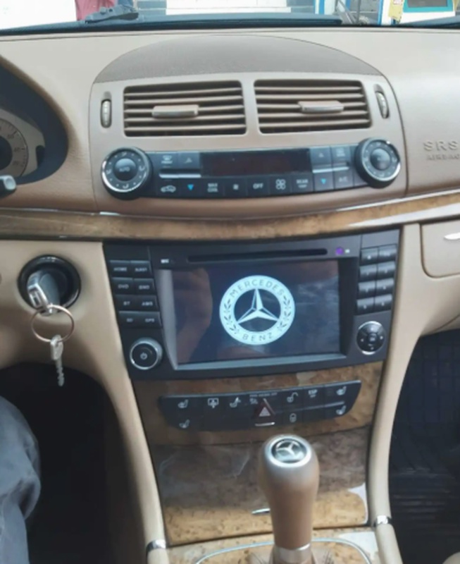 Штатная магнитола для Mercedes-Benz 211